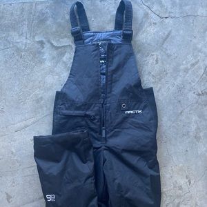 Kids snowverall size 5 long